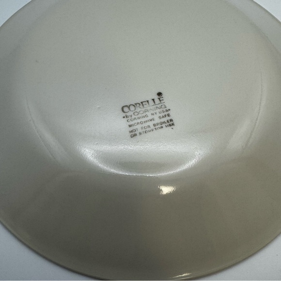 First of Spring by Corelle 6 3/4" Dessert or Bread Plates set of 4 - Picture 6 of 7